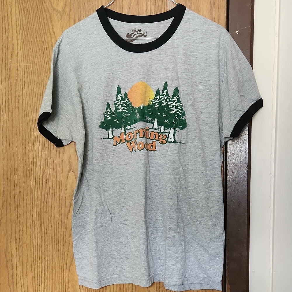 Crown Gray and Green Short Sleeve Tee